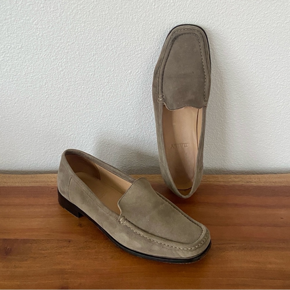 Bally suede loafer slip on shoe neutral leather Greyish khaki tan size 39 US 8.5